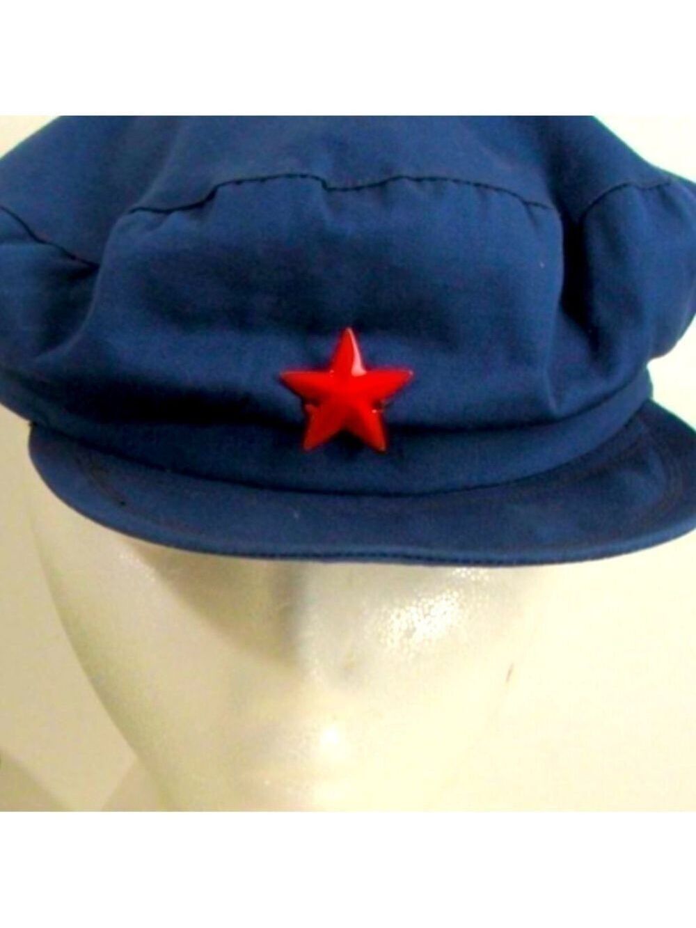 Red star earrings on hooks. - Picture 4 of 4